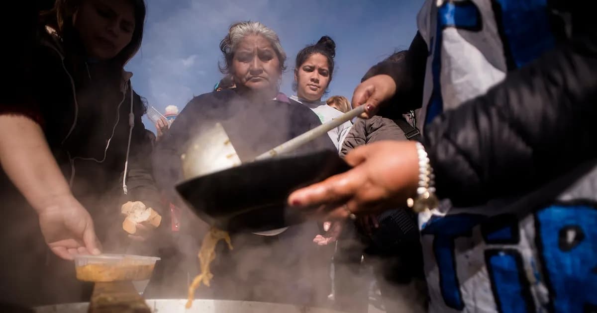 El nuevo rostro de las ollas populares: más adultos mayores y solitarios en busca de ayuda