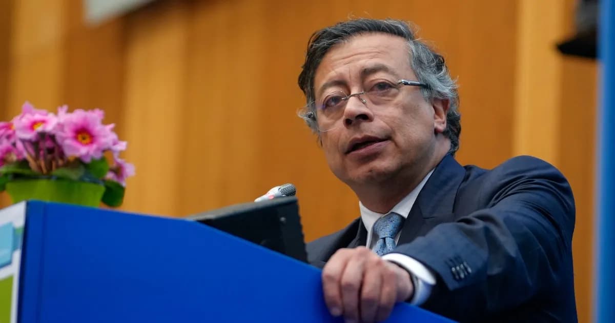 Gustavo Petro denuncia irregularidades en actas de votación en Colombia