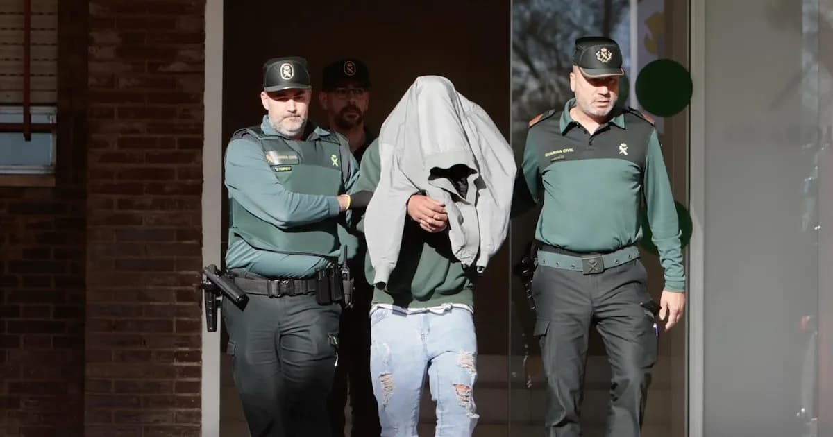 Detenido por el homicidio de su exesposa e hija en Xilxes se presenta ante la justicia