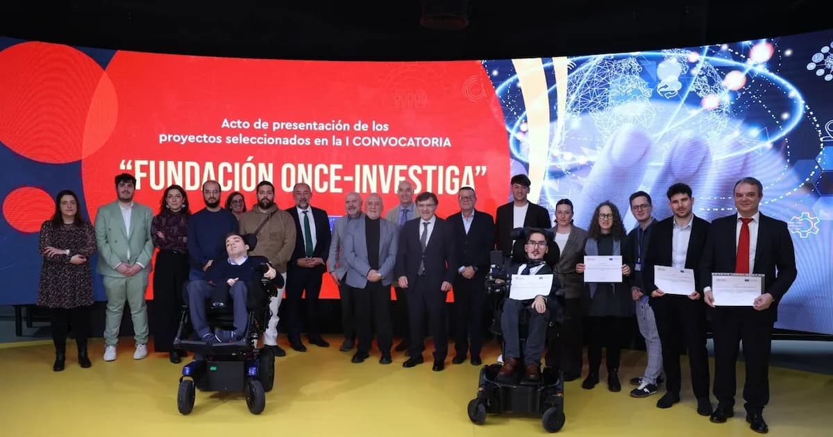 Catorce estudiantes con discapacidad reciben becas para impulsar su investigación