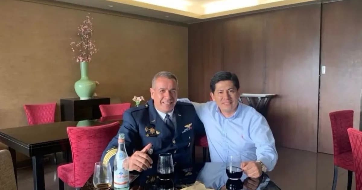 Zamir Villaverde aclara su relación con Wolfgang Grozo y exige transparencia política