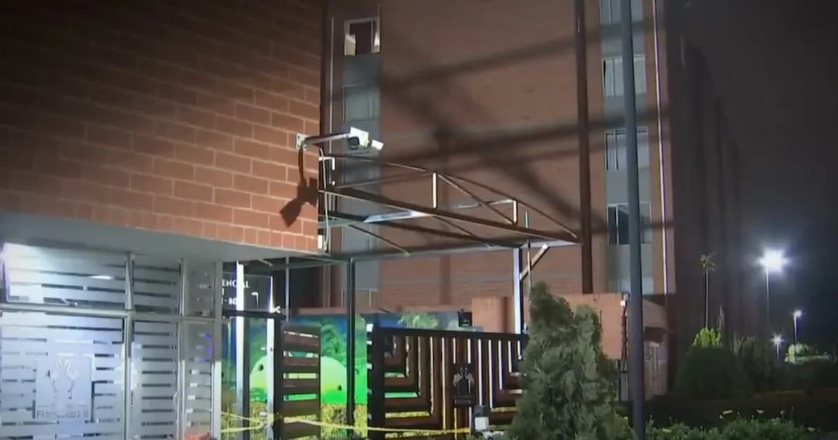 Tragedia en Bogotá: Niño de 4 años cae desde un sexto piso mientras estaba solo