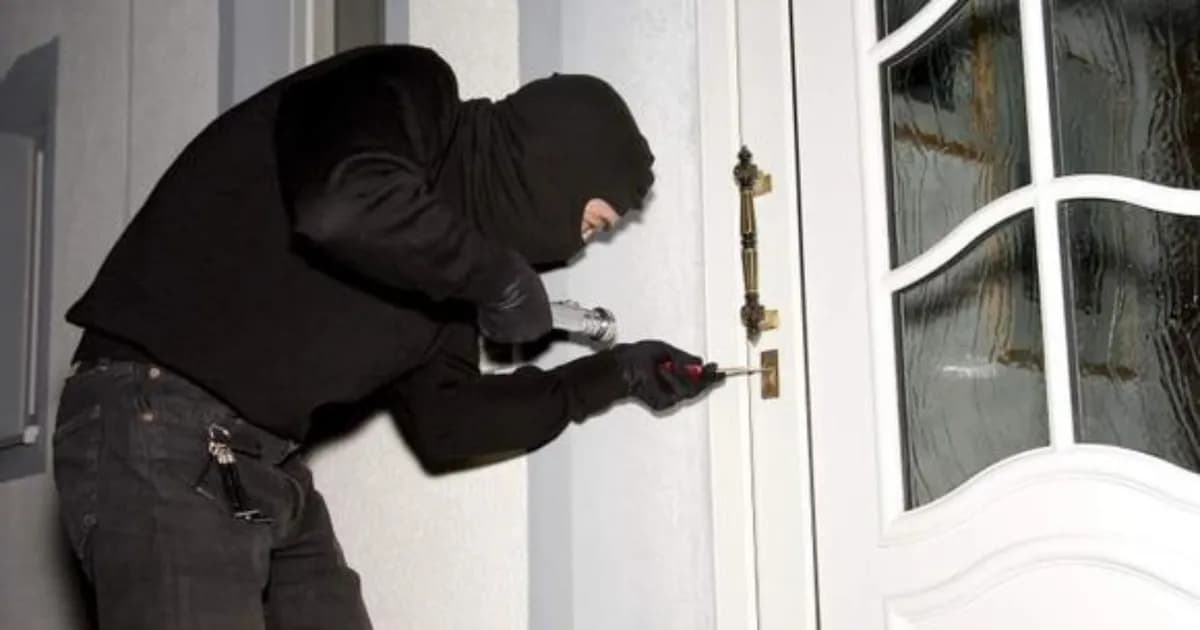 Multan a aseguradora por calcular indemnización errónea tras un robo