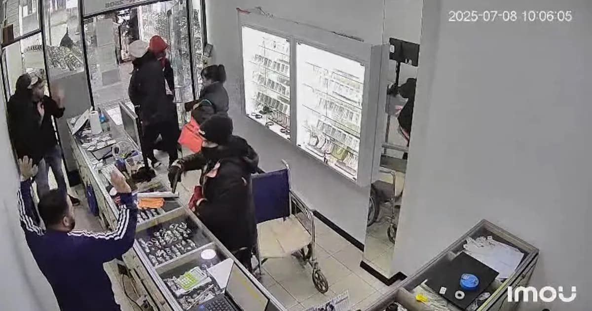 Detienen a sospechoso de asalto a joyería en Quilmes, que utilizó silla de ruedas para engañar