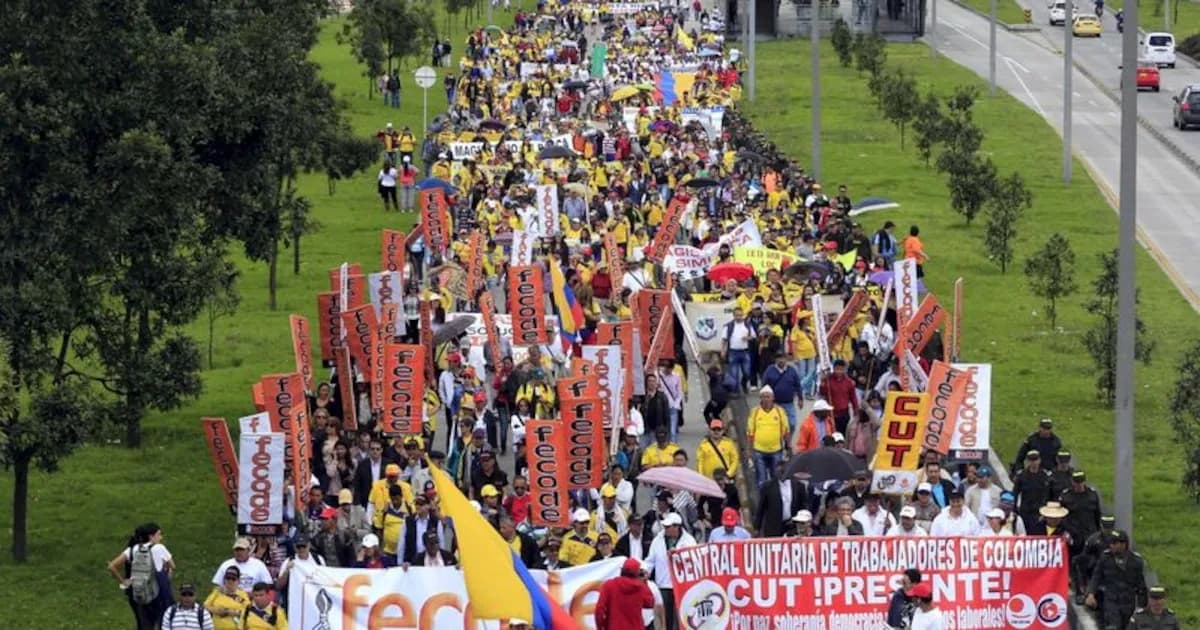 Protestas docentes en Bogotá complican la circulación en varias avenidas clave
