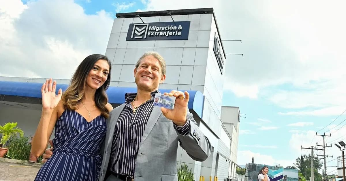 El Salvador busca reformar su Ley de Migración para facilitar nacionalidad a hijos en el exterior