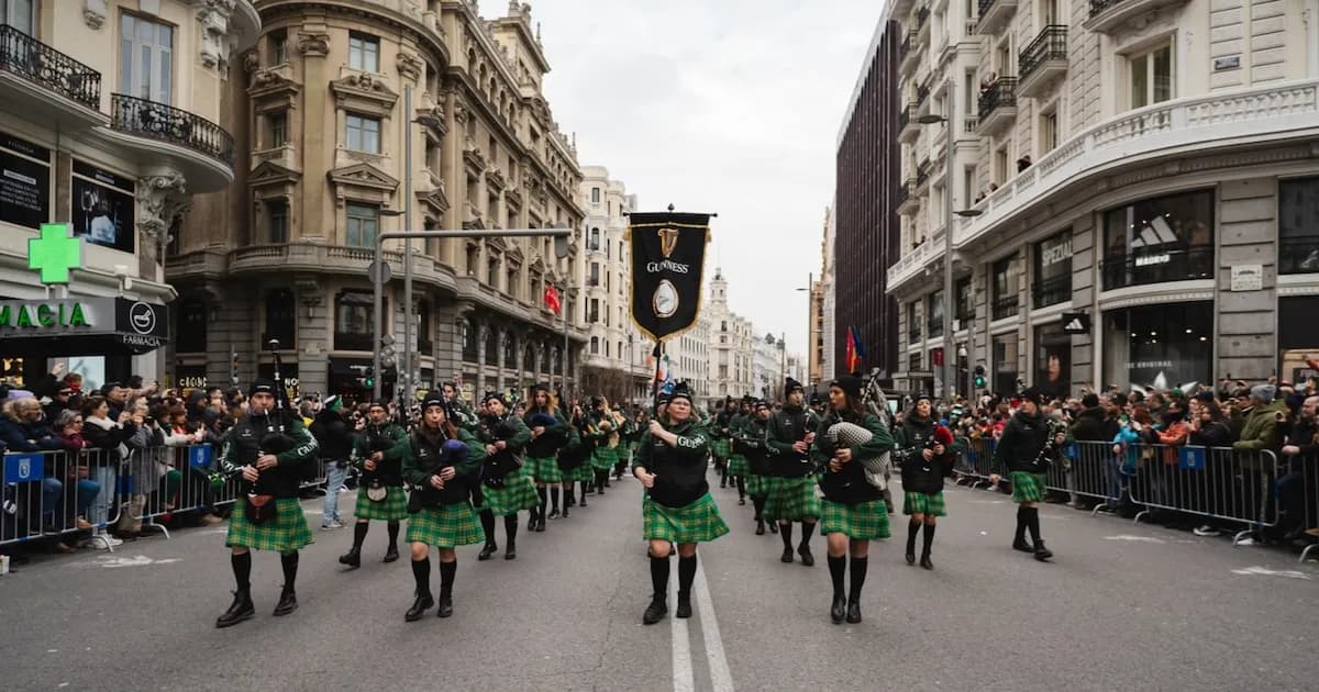 Madrid se prepara para el colorido desfile del Día de San Patricio 2026 en Gran Vía