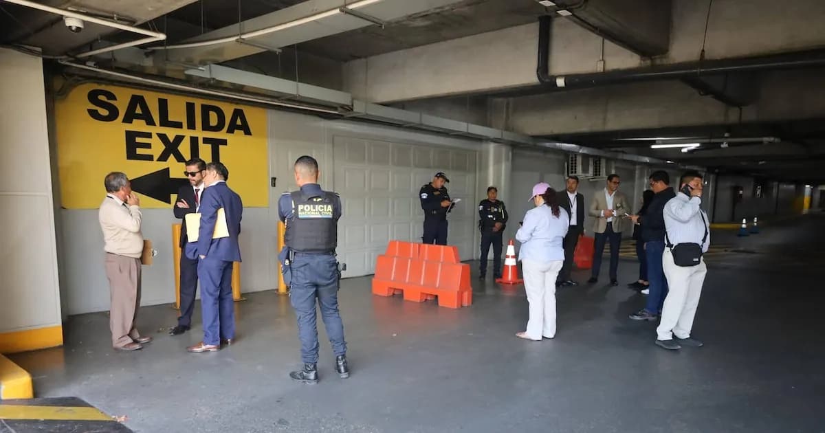 Intervención del estacionamiento en el Aeropuerto La Aurora por irregularidades