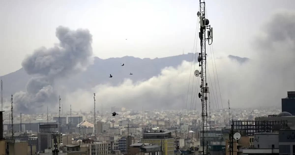 Conflicto en Medio Oriente: Explosiones en Teherán y cambios en el mercado petrolero