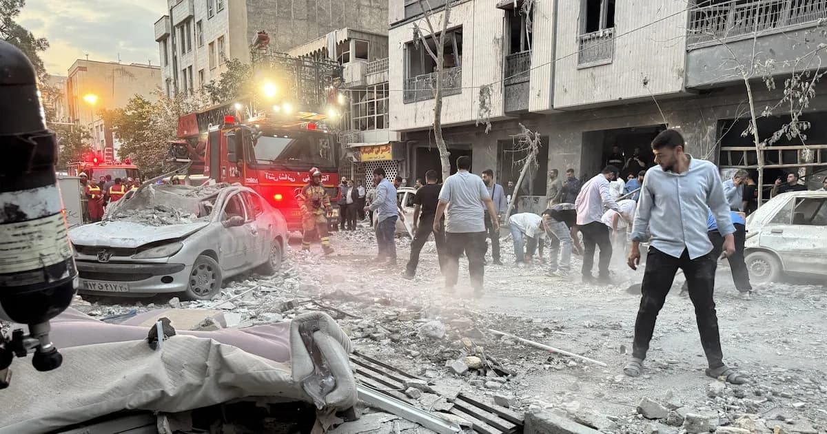 Israel intensifica ataques aéreos contra instalaciones iraníes y refuerza su frontera con Líbano