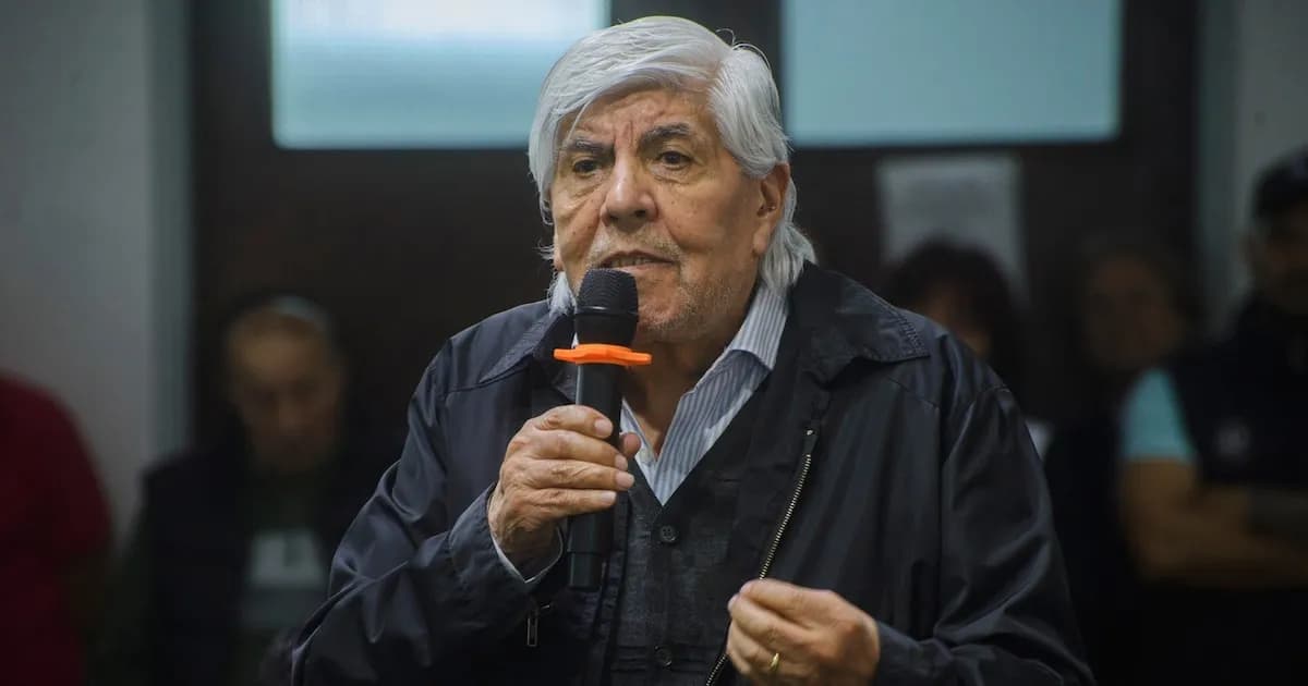 Hugo Moyano firma acuerdo paritario de Camioneros alineado a la pauta del Gobierno