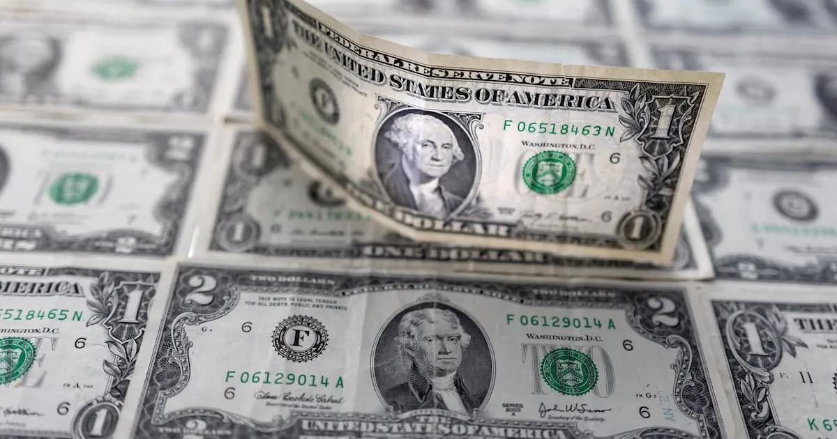 El dólar repuntó pero finalizó la semana con una baja de 16 pesos