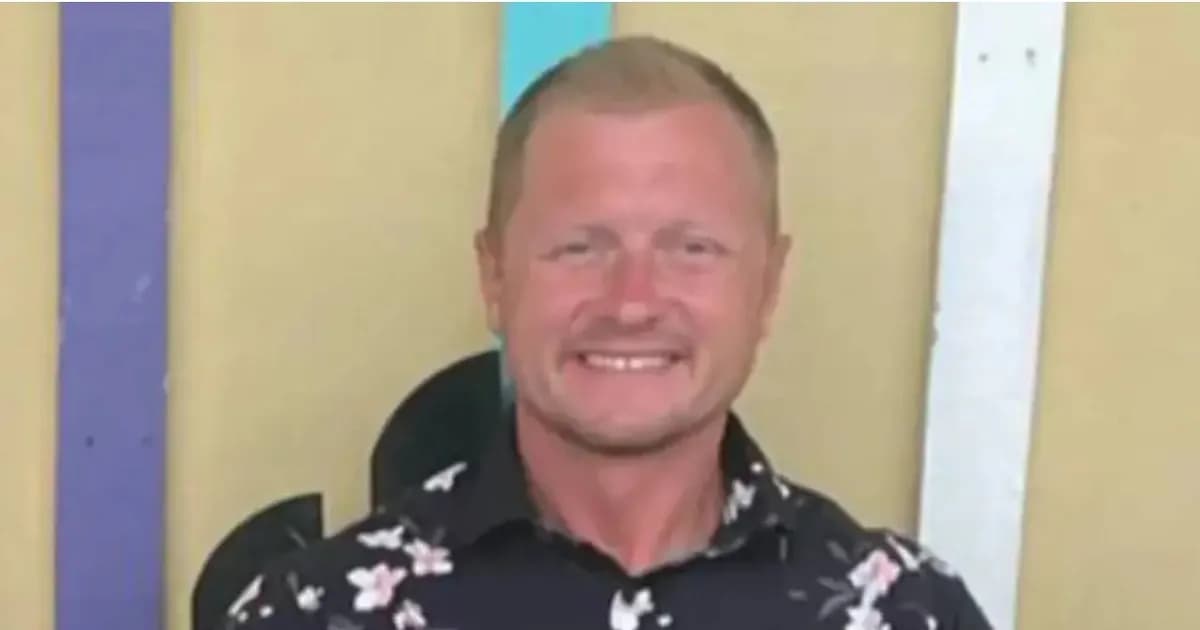 Culminan los cargos contra alumnos por la muerte del profesor Jason Hughes en Georgia