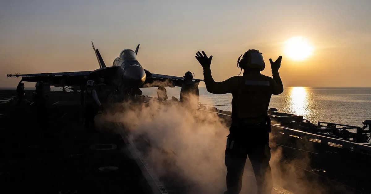 Irán afirma haber incapacitado al portaaviones 'Abraham Lincoln', EE.UU. lo niega