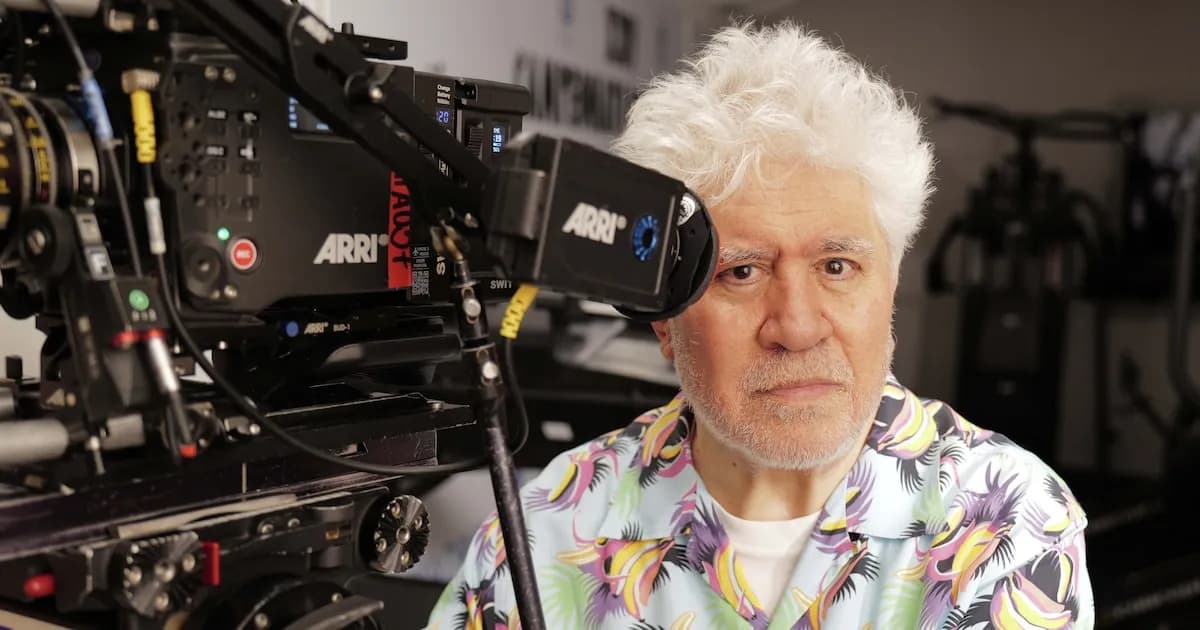 Pedro Almodóvar reflexiona sobre el poder de los creadores en ‘Amarga Navidad’