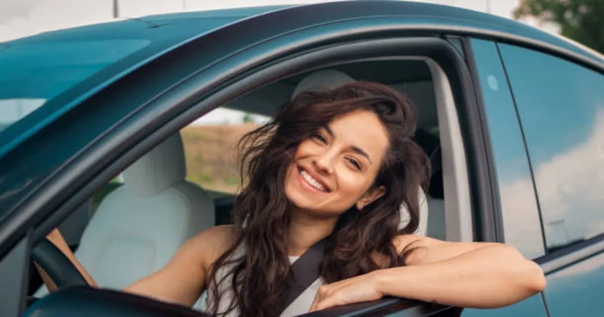 Mujeres lideran la seguridad vial en El Salvador, pese a escasa representación en licencias