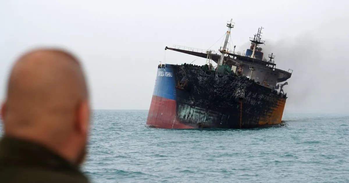 Tráfico marítimo en el estrecho de Ormuz se desploma por conflicto en Medio Oriente