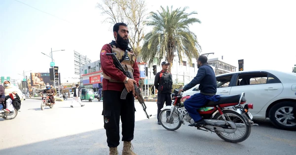 Tensión en la frontera: talibanes afirman haber abatido a 14 soldados paquistaníes