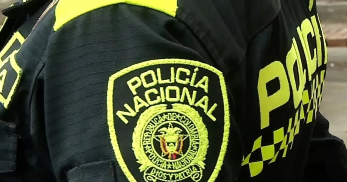 Suspensión de Mayor por Maltrato a Patrullera Genera Controversia en Colombia