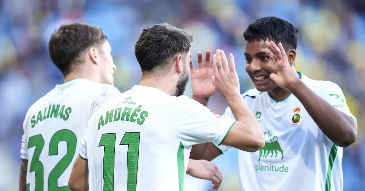 Racing de Santander extiende su ventaja tras la caída del Almería