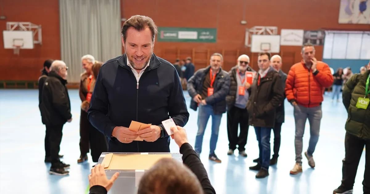 Incidente en colegio electoral: Interventor de Vox increpa a Óscar Puente durante votación