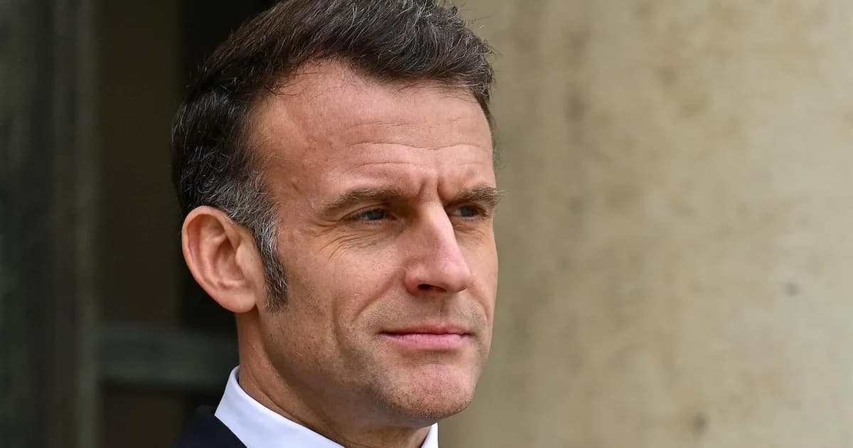 Macron exige a Irán detener ataques y restablecer la navegación en el estrecho de Ormuz