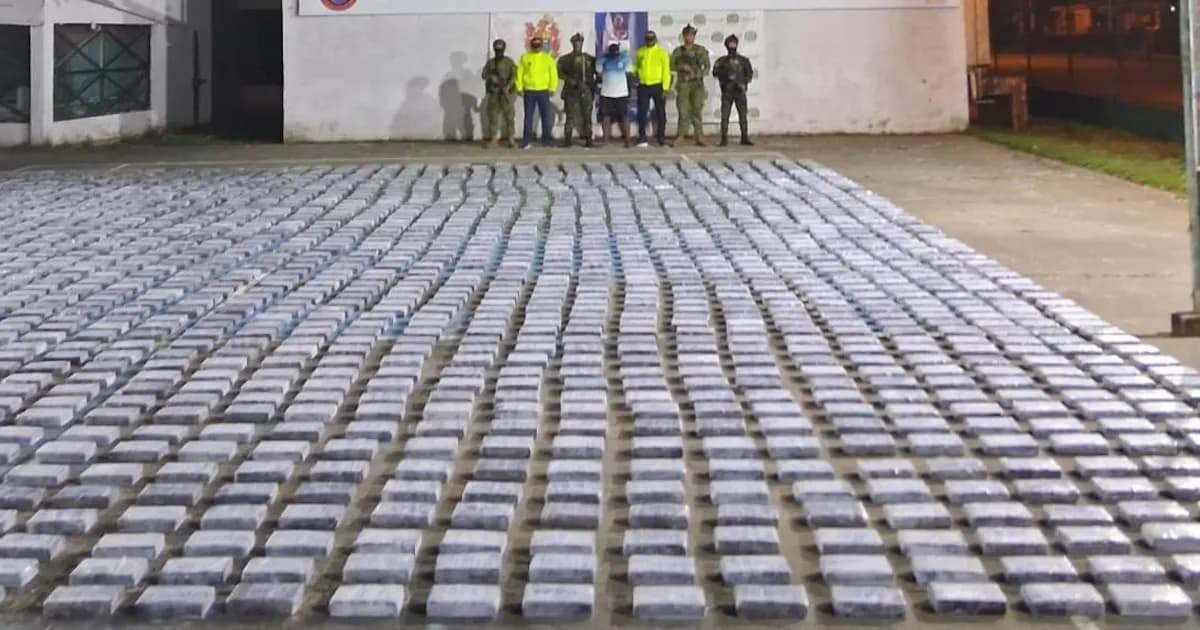 Desmantelan 12 laboratorios y incautan 1,7 toneladas de cocaína en operativo en Colombia