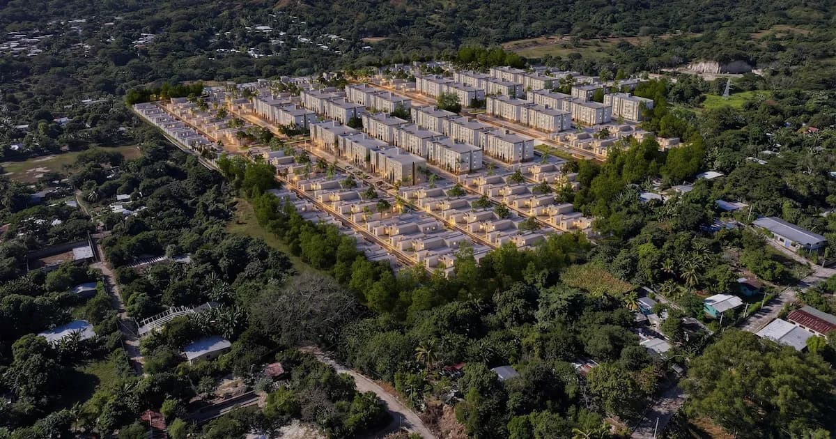 El Salvador: Construcción de viviendas sociales por menos de 100 mil dólares