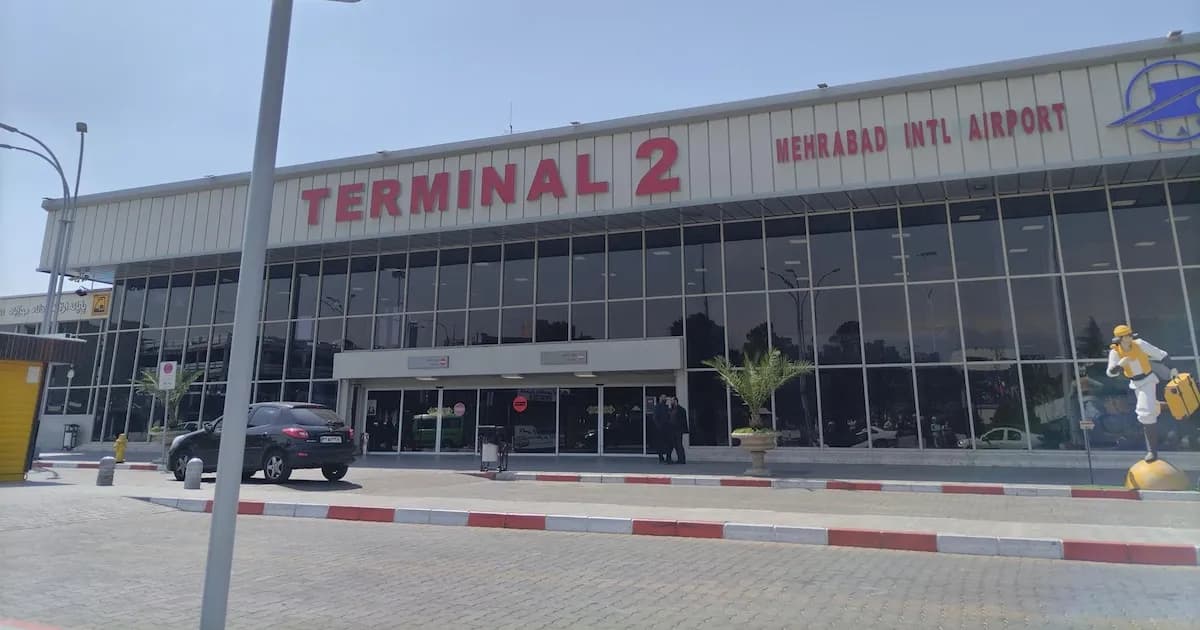 Irán denuncia bombardeos israelíes en Teherán y zonas residenciales de Arak