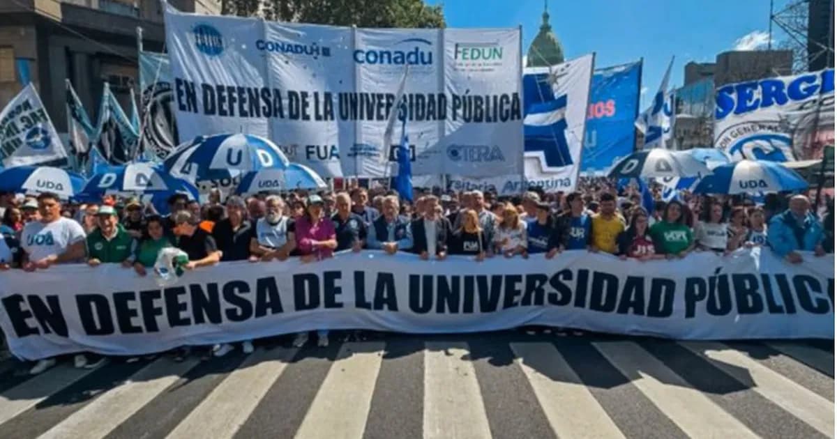 Protestas en universidades públicas complican el regreso a clases por reclamos salariales