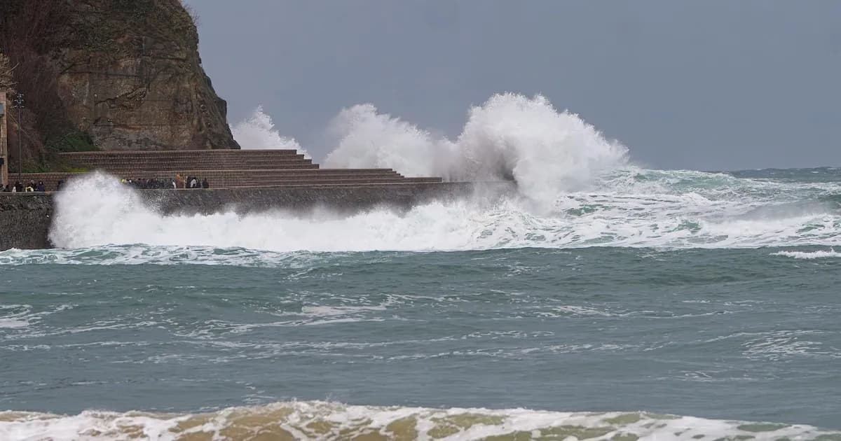 La borrasca 'Samuel' marca un nuevo récord y genera marejadas en el Mediterráneo