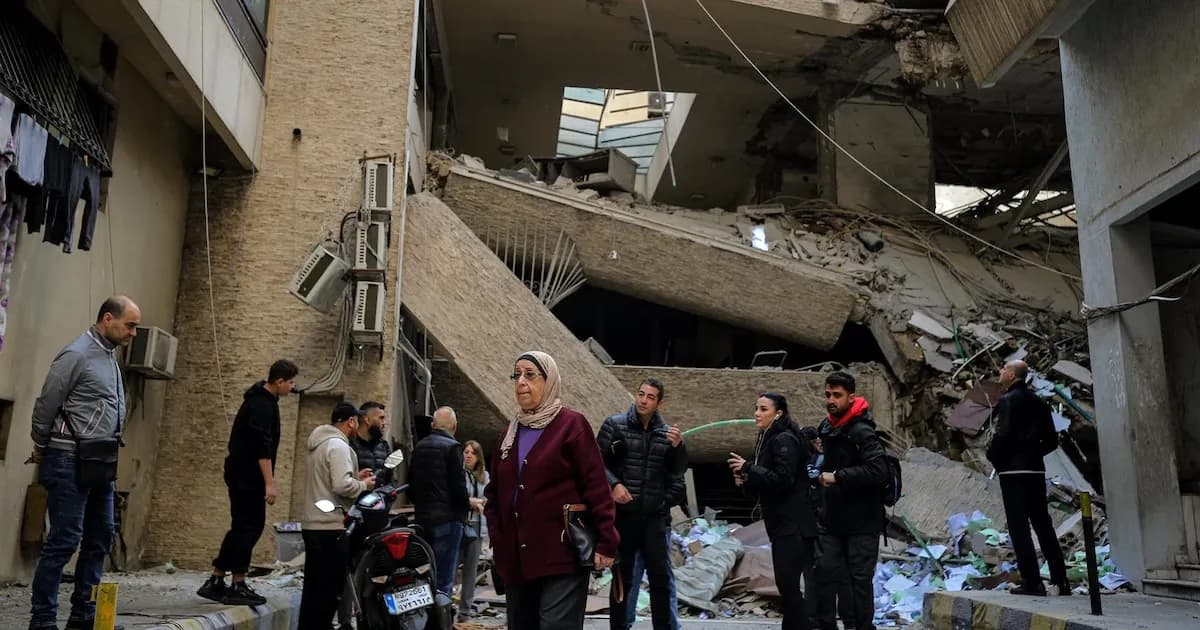 Casi 900 víctimas fatales por ataques israelíes en Líbano en medio de la crisis con Irán