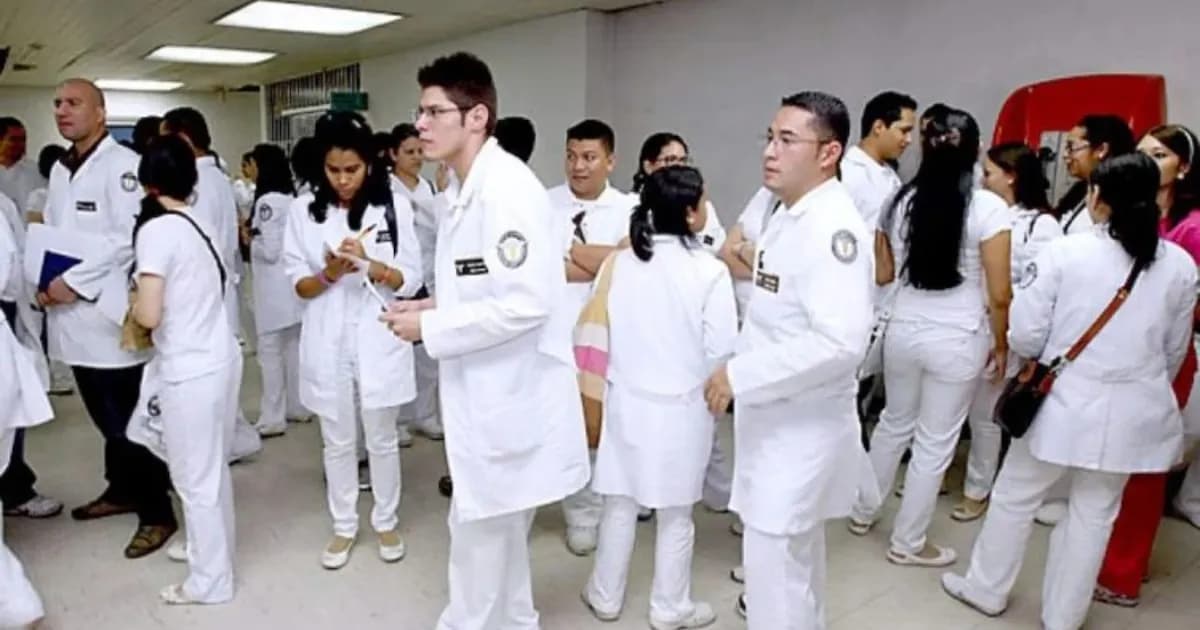 Estudiantes hondureños en Cuba enfrentan crisis tras cancelación de becas médicas