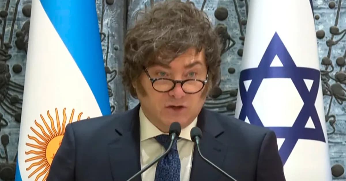 Milei reafirma su postura contra Irán en homenaje a víctimas de la Embajada de Israel