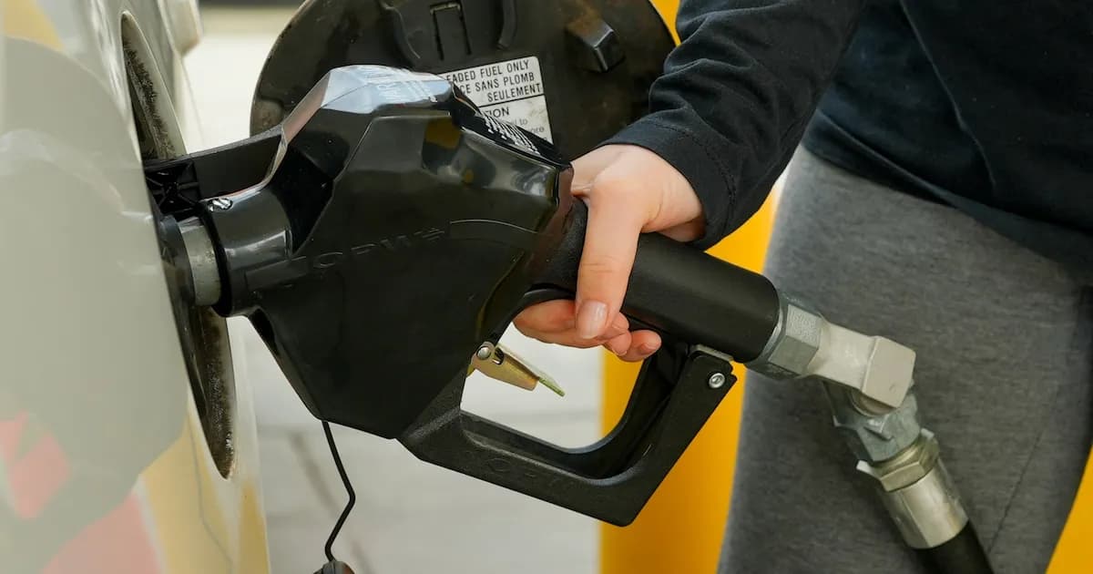 Consejos para ahorrar en combustible en EE.UU. ante el aumento de precios