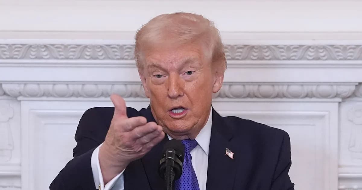 Trump impone un arancel global del 10% tras fallo de la Corte Suprema de EE. UU.