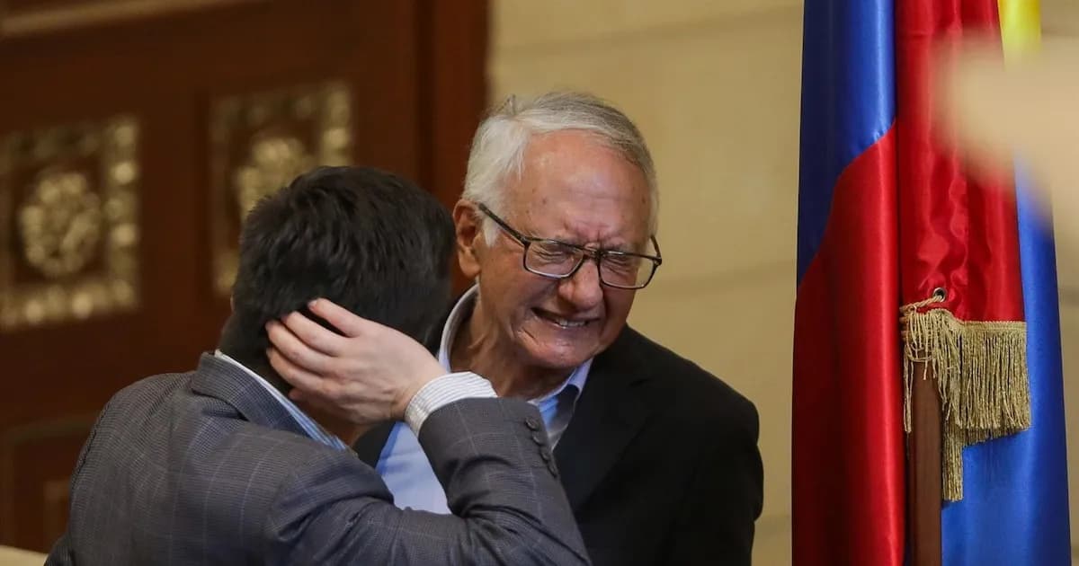 Moción de censura contra el ministro de salud colombiano tras fallecimiento de niño con hemofilia