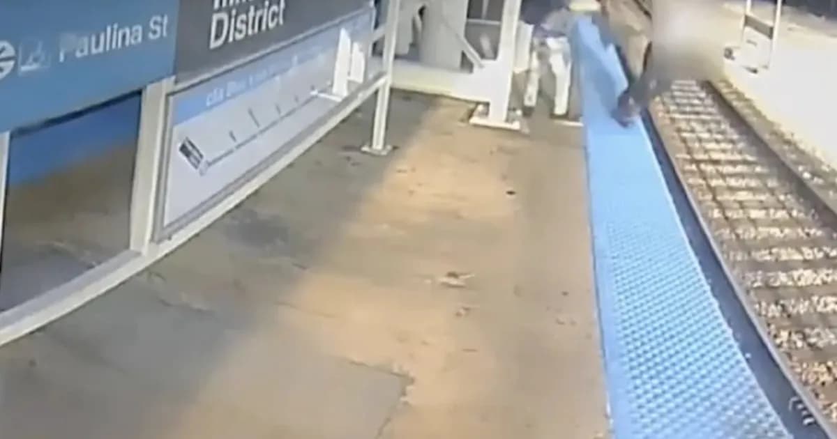 Aumenta la violencia en el transporte público de Chicago, preocupan los empujones a las vías