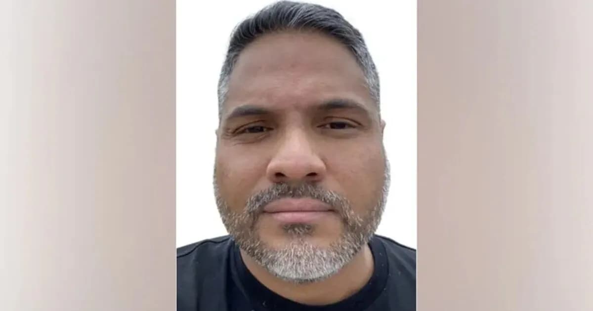 El FBI suma a un ciberdelincuente a su lista de fugitivos más buscados por primera vez