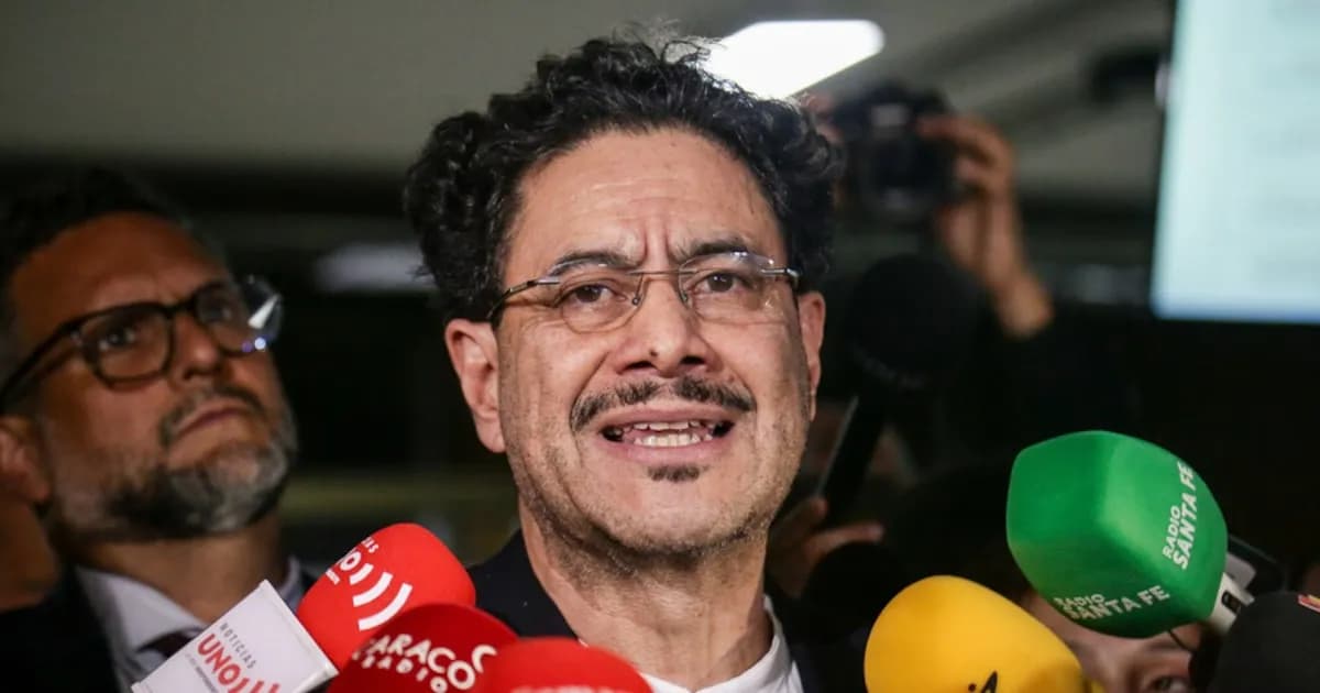 Iván Cepeda advierte sobre el uso del Congreso en campaña electoral y aborda crisis de salud