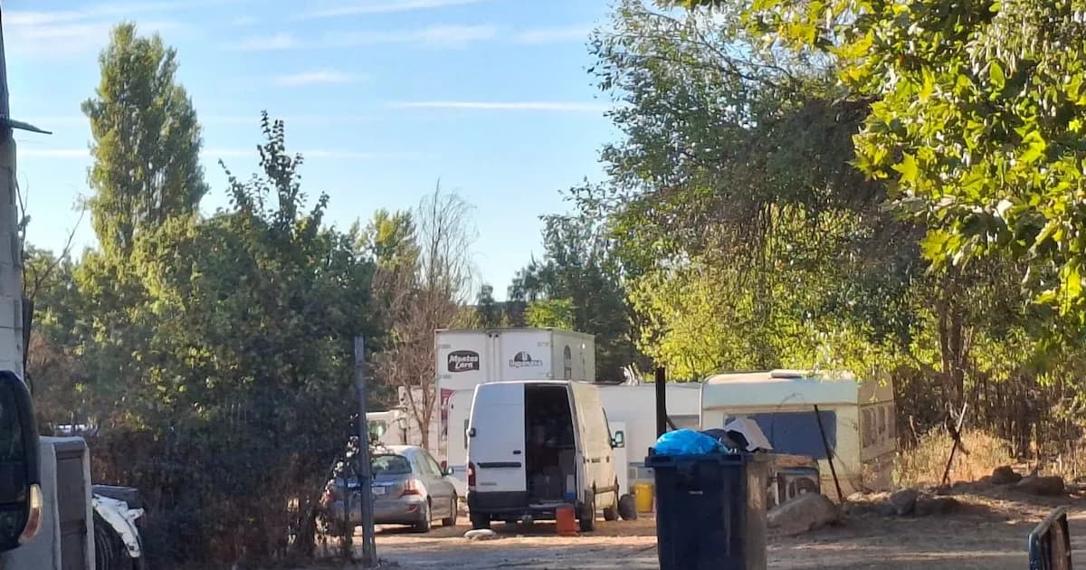 Vecino demanda al Ayuntamiento por permitir ocupación de su terreno mientras prohíbe mercadillo