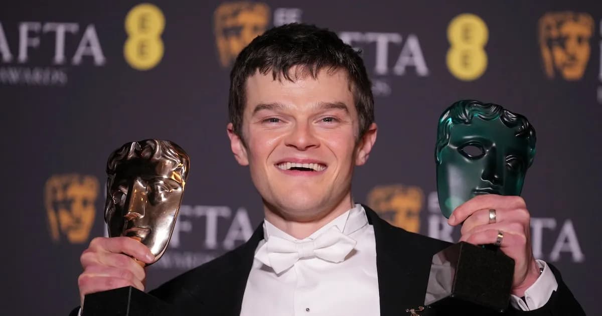 El actor Robert Aramayo, de raíces vascas, sorprende en los BAFTA y sueña con aprender español