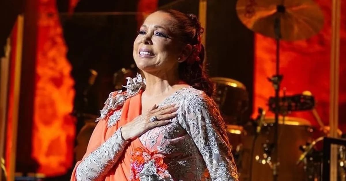 Isabel Pantoja gestiona su visado en el consulado de EE.UU. para su próxima gira