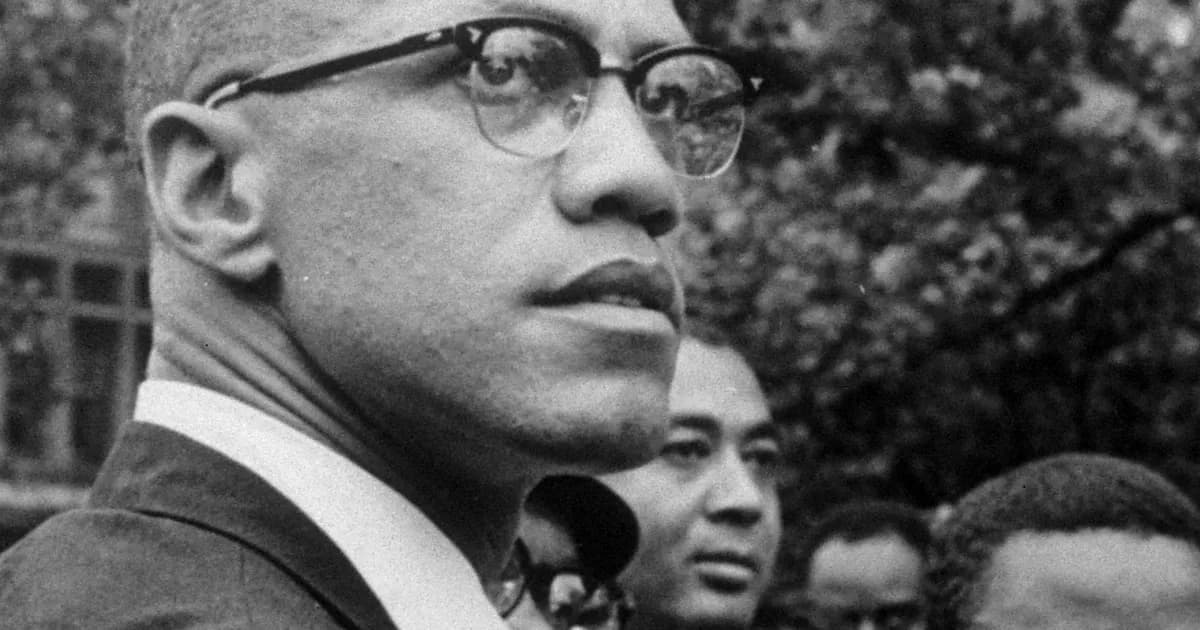 La vida de Malcolm X: del trauma infantil al liderazgo en la Nación del Islam