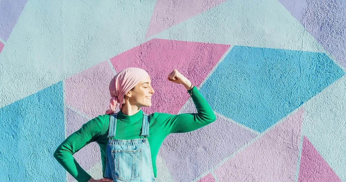 Supervivencia al cáncer: las mujeres enfrentan más efectos secundarios que los hombres