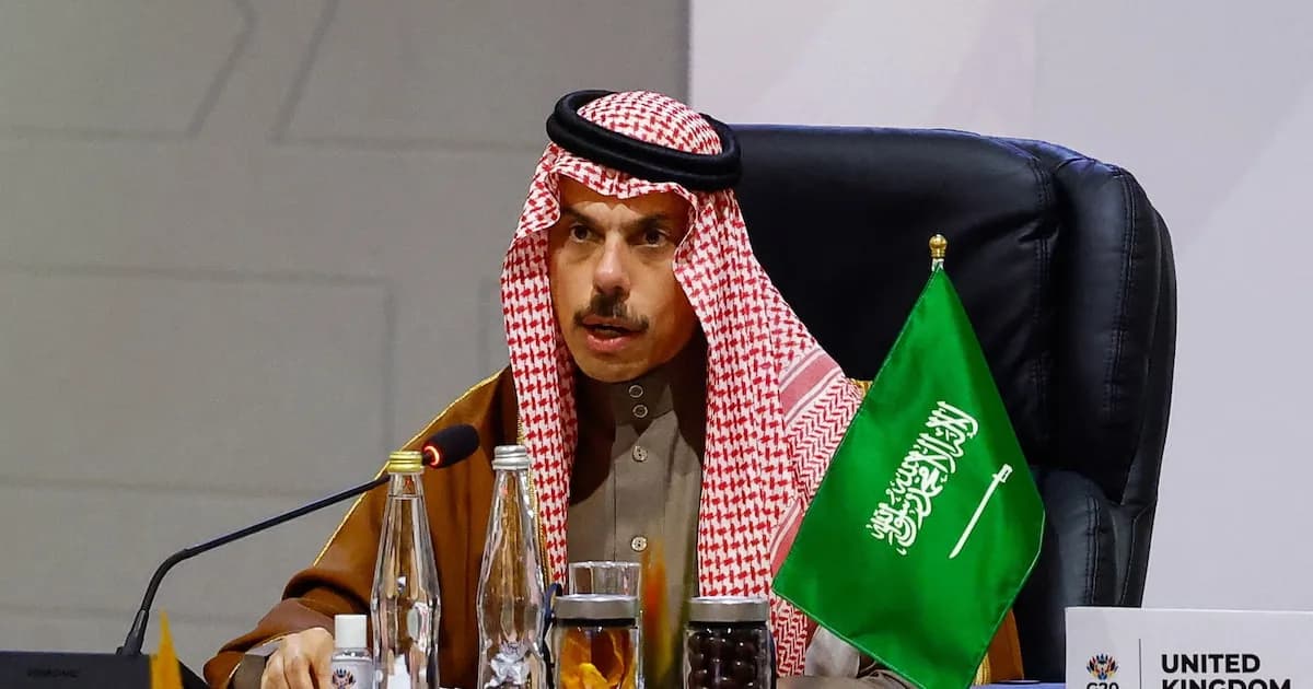 Arabia Saudita se reserva el derecho a actuar militarmente contra Irán