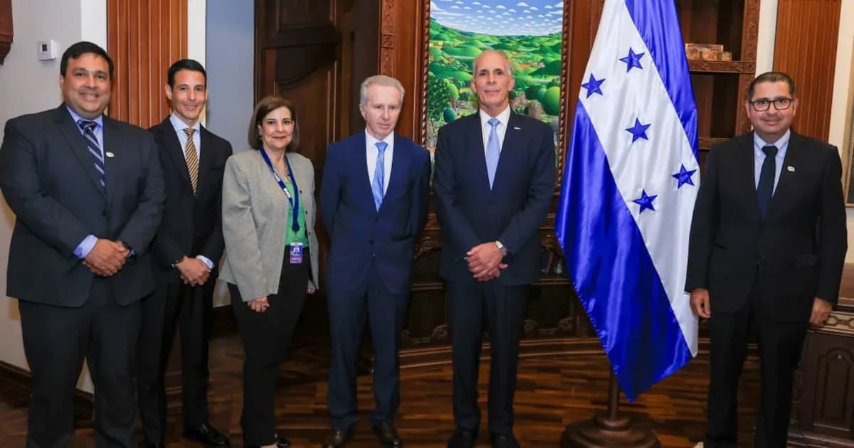 Honduras impulsa modernización de Puerto Castilla como eje logístico regional