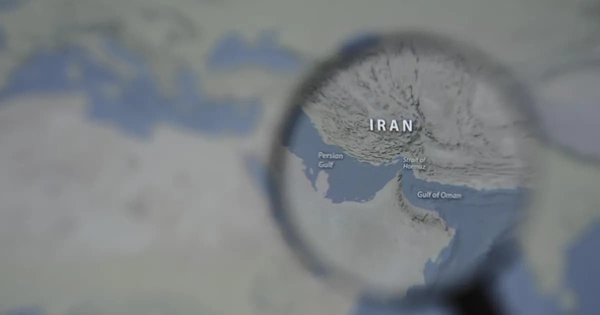 Irán propone tasas para buques en el estrecho de Ormuz ante tensiones internacionales