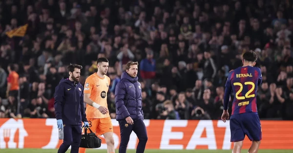 Joan Garcia, portero del Barcelona, está en condiciones de jugar ante el Rayo Vallecano