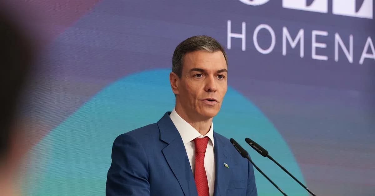 Sánchez promueve el fin de desigualdades y estereotipos hacia el pueblo gitano